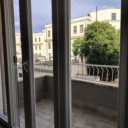 Your Perfect Host In Apartment *