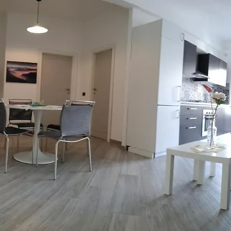Your Perfect Host In Apartment *