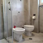 Your Perfect Host In * Róma